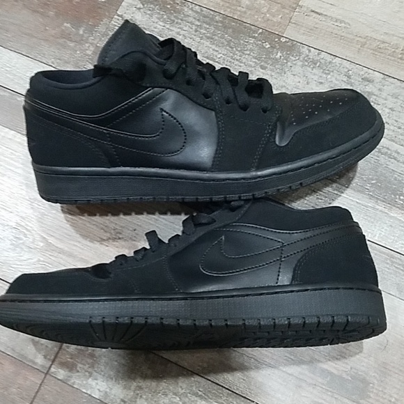 nike black low top